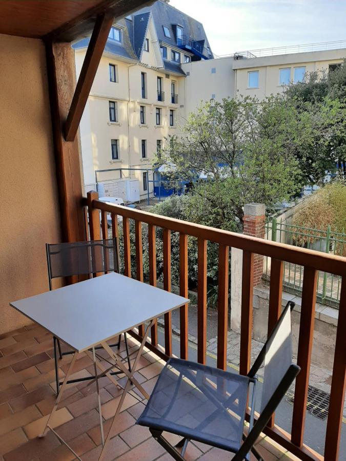 Le Petit Michelet Lägenhet Granville Exteriör bild